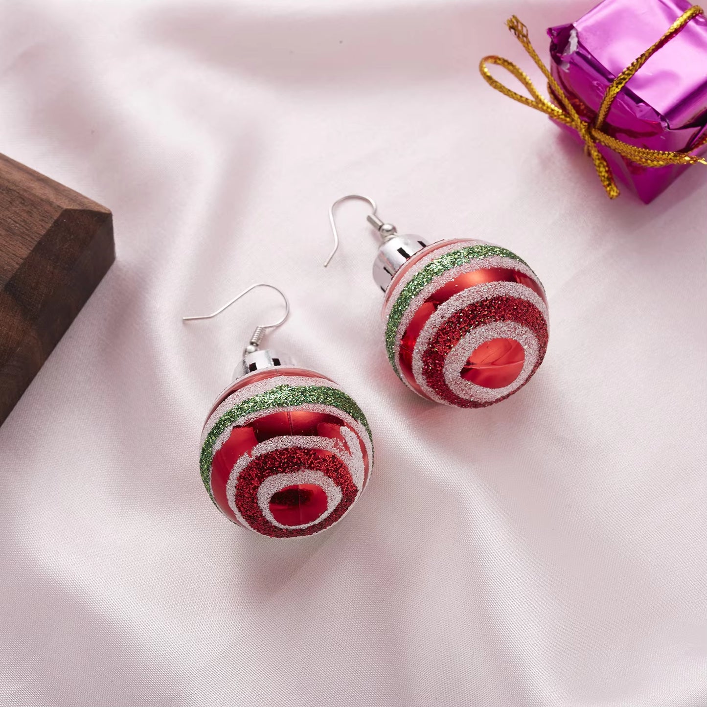 2024 New Fashion Christmas Earrings Creative Christmas Bulb Drop Earring for Women Christmas Gift Colorful Ball Dangle Earrings
